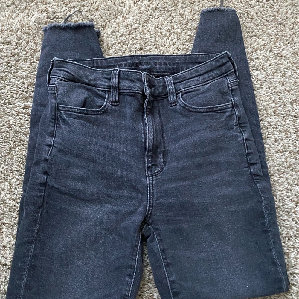 Women's AMERICAN EAGLE Dark Gray/Black Jeans Size 4 Short